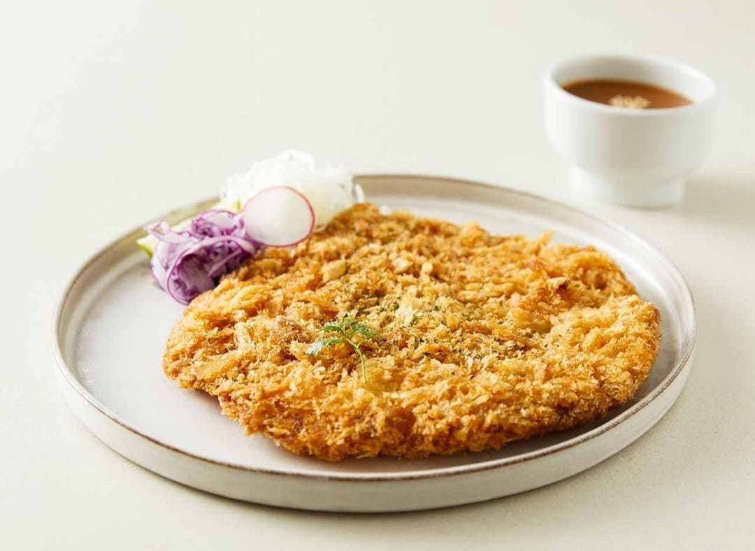 인기메뉴 30㎝ 남산 왕돈까스